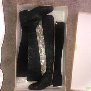 Michael Kors Women’s Black Bromley Flat Boot “Snake skin” Sz 8.5